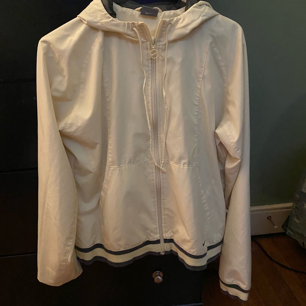 Nike jacket - Picture 3 of 3